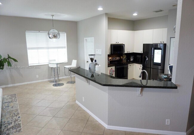 Foto del edificio - 878 Lavender Cir