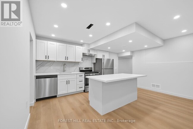 Building Photo - 19 Candis Dr