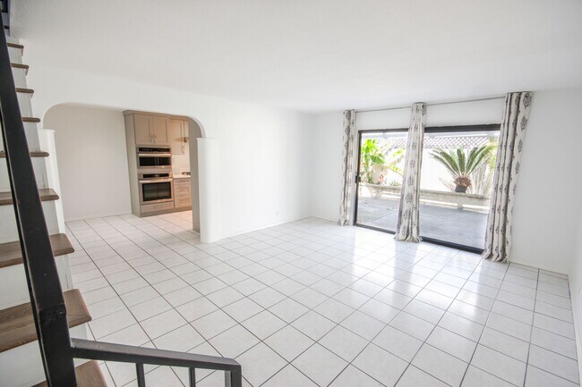 Foto del edificio - 7035 Lisa Ln