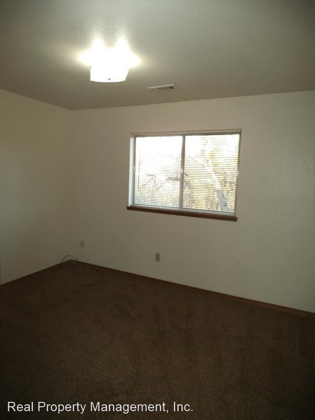 Building Photo - 5382 Valleyridge Dr