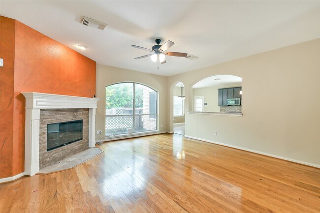 Foto del edificio - 5803 Song Ridge Ct