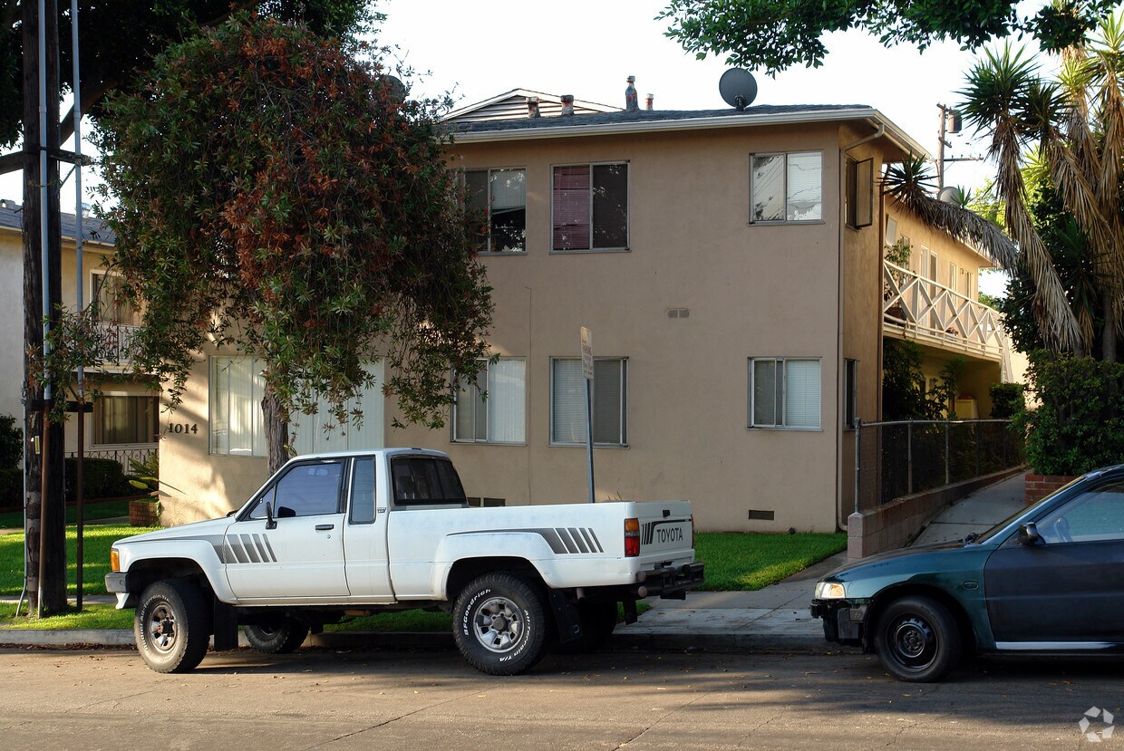 Building Photo - 1014 E Imperial Ave