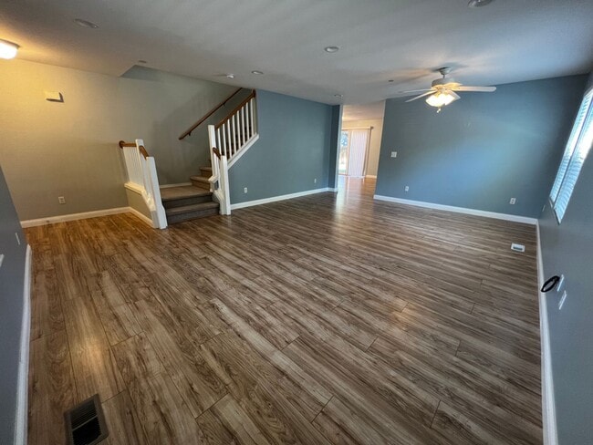 Building Photo - Dupont 4 bedroom plus loft home