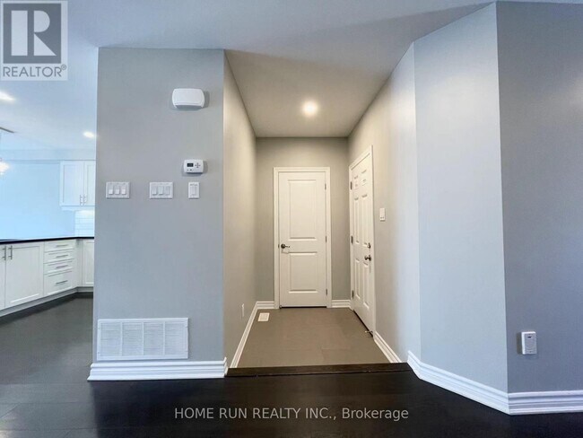 Building Photo - 324 Lipizzaner St