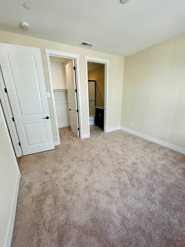 Building Photo - 37333 Suncrest St