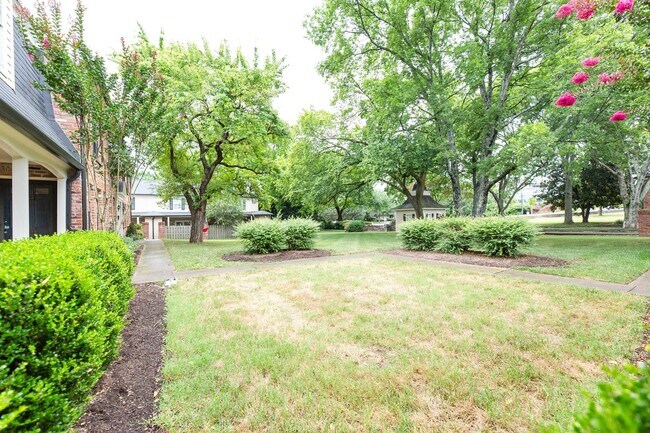 Foto del edificio - Green Hills Condo in the Georgetown