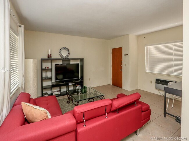 Foto del edificio - 1250 S Alhambra Cir  16 Coral Gables Fl 33146