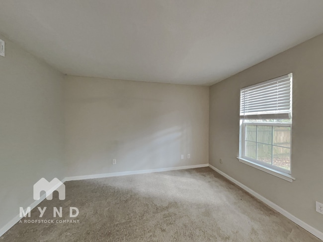Building Photo - 6437 Phillips Ct