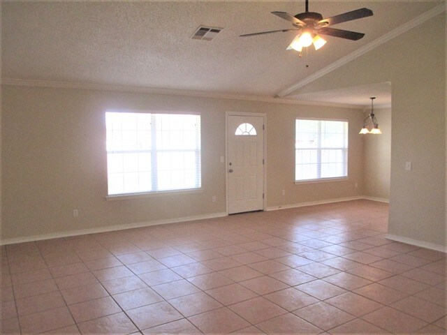 Building Photo - 3156 Peppertree Dr