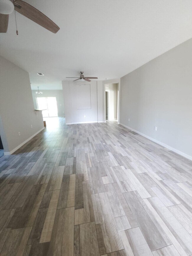 Foto del edificio - 185 SW Exmore Ave