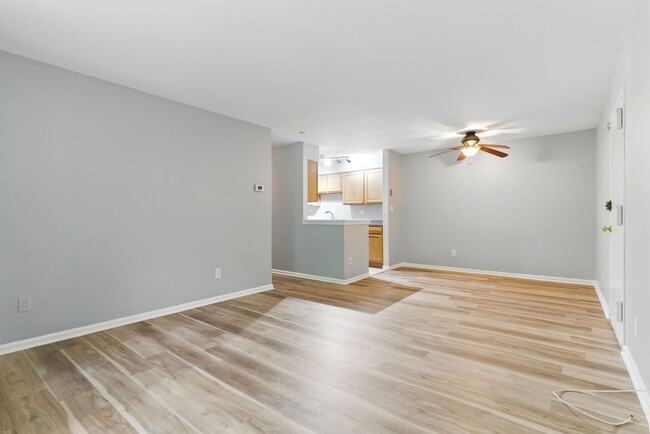 Building Photo - Updated Condo with Community Amenities