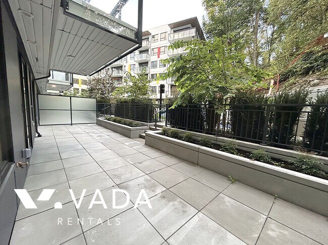 Building Photo - Hue in Newport Village 2 Bedroom Apartment...