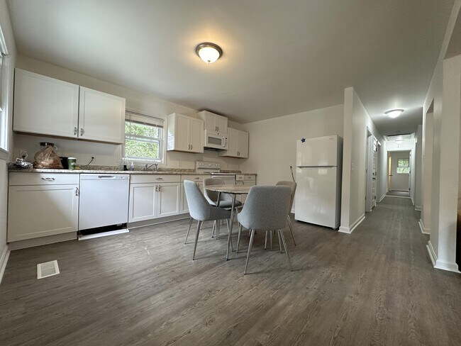 Building Photo - 1802 Pritchard Pl