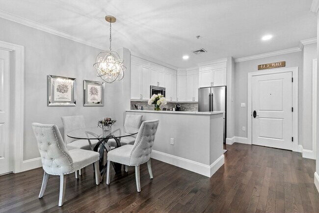 Building Photo - 59 Walpole St