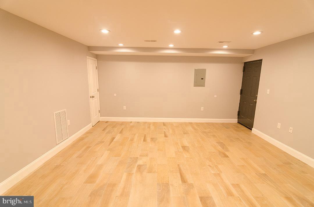 Primary Photo - 1679 W St SE