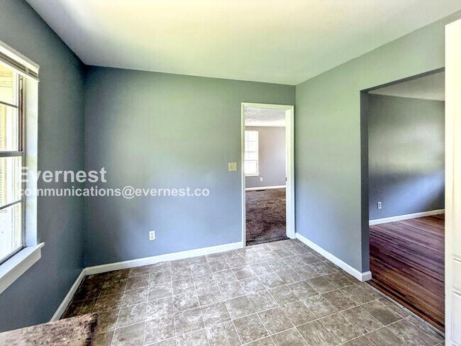 Foto del edificio - 2907 Lakeside Dr