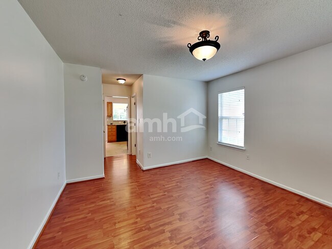Foto del edificio - 8820 Cornwall St