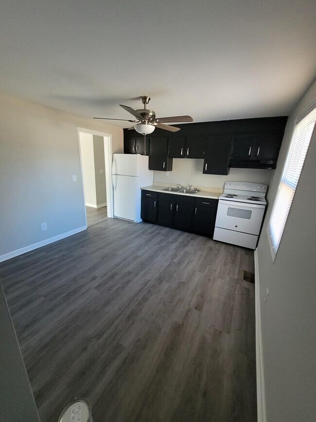 Foto del edificio - 6459 Soapstone Rd