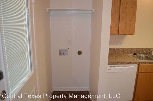 Building Photo - 403 S Mary Jo Dr