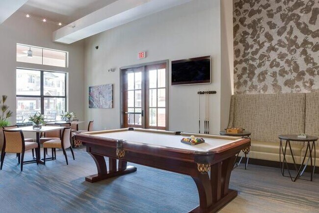 Foto del edificio - 4900 Windhaven Pkwy