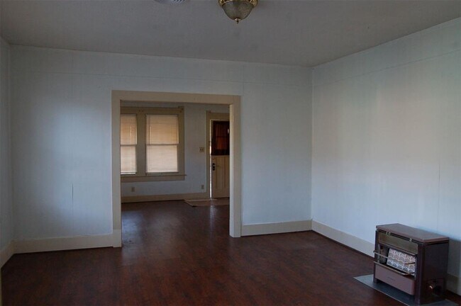 Building Photo - 106 Latham St