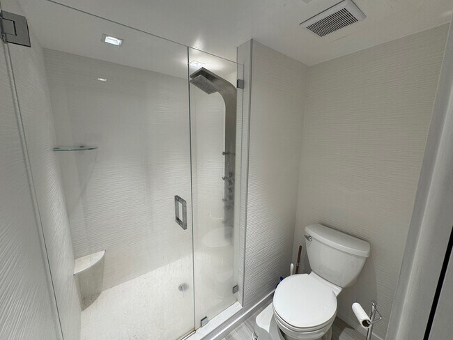Foto del edificio - 1000 River Reach Dr