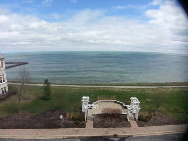Foto del edificio - 3872 S Lake Dr