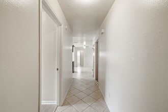 Building Photo - 4506 Jamaica Ln