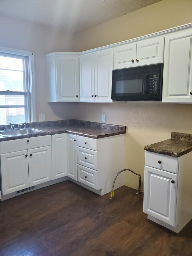 Building Photo - 2123 Avenue D