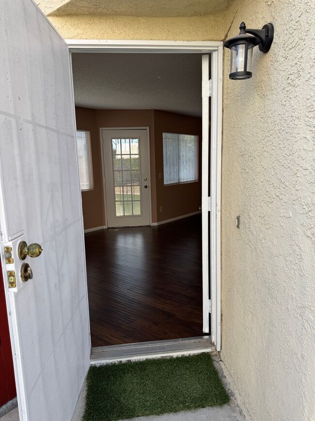 Foto del edificio - Move in Ready - Spacious 3 bed 2 bath Upda...