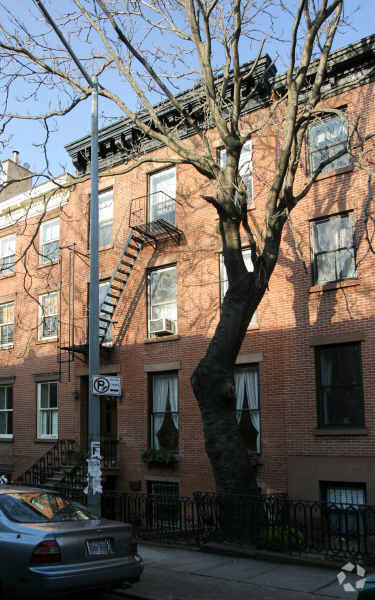 Foto principal - 163 Warren St