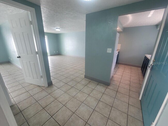 Foto del edificio - 5711 Silver Spur Dr