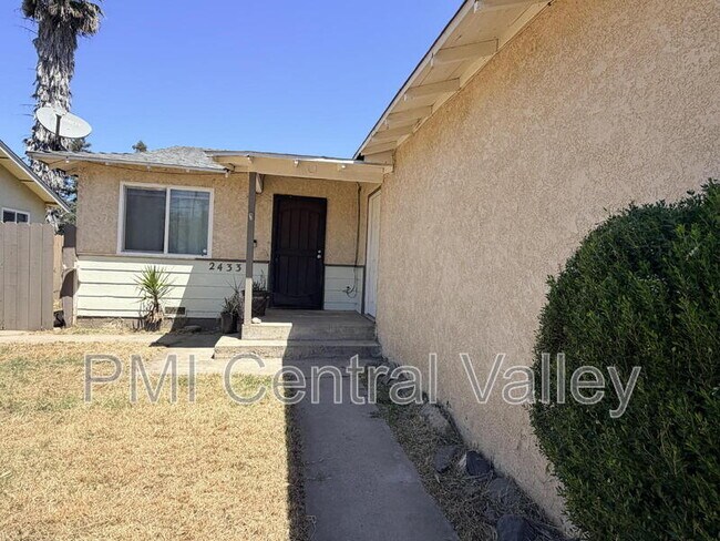 Foto del edificio - 2433 W Hatch Rd
