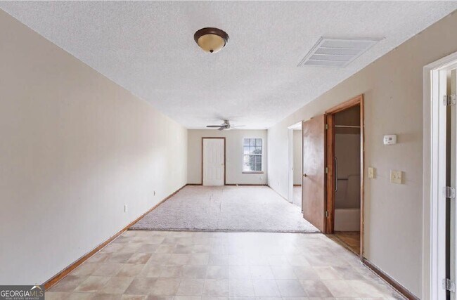 Building Photo - 124 Evergreen Trail SE