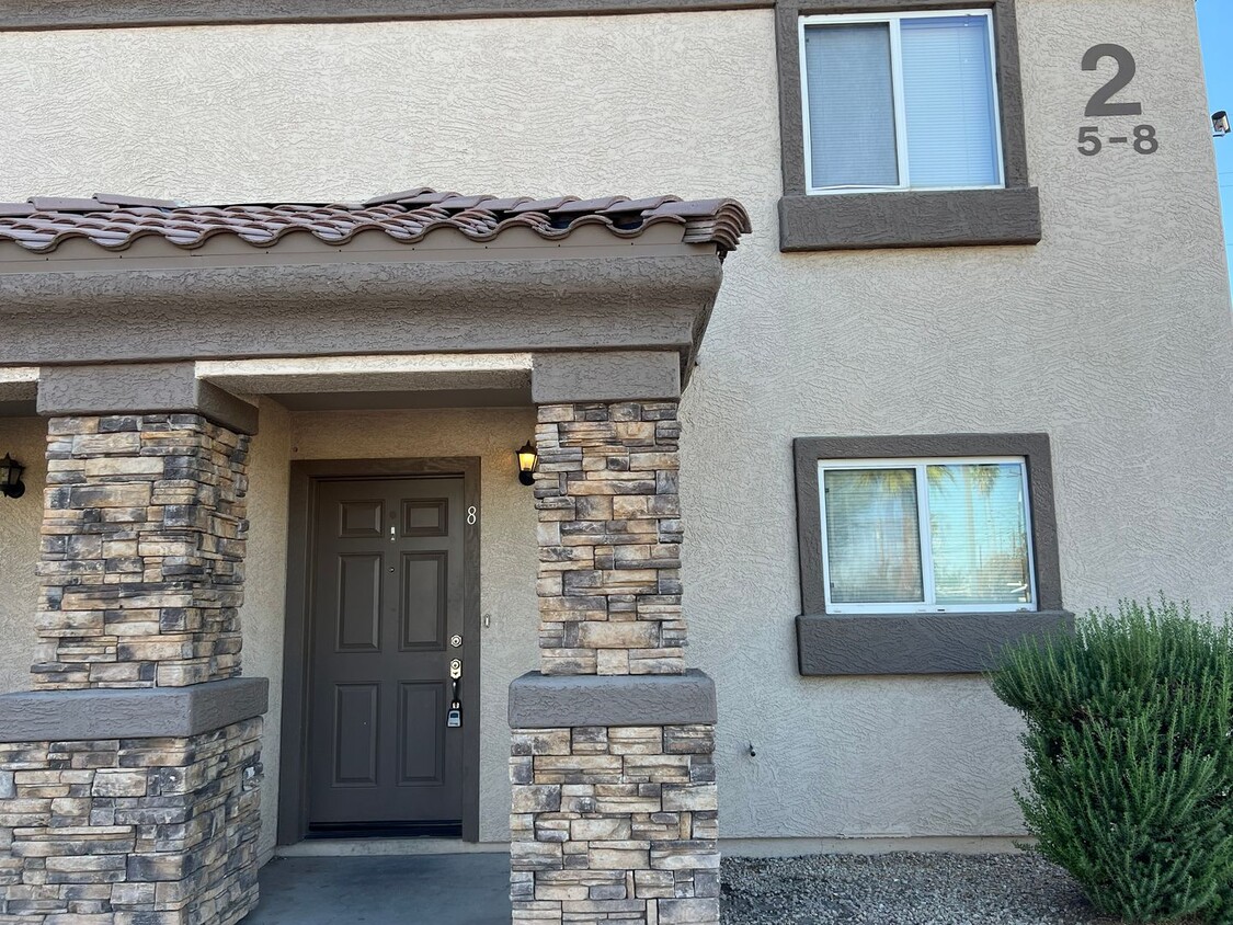 2 Bedroom 1.5 Bath Move in Ready in North... - 2 Bedroom 1.5 Bath  Move in Ready in North...