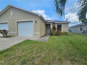Building Photo - 3820 SW 16th Pl