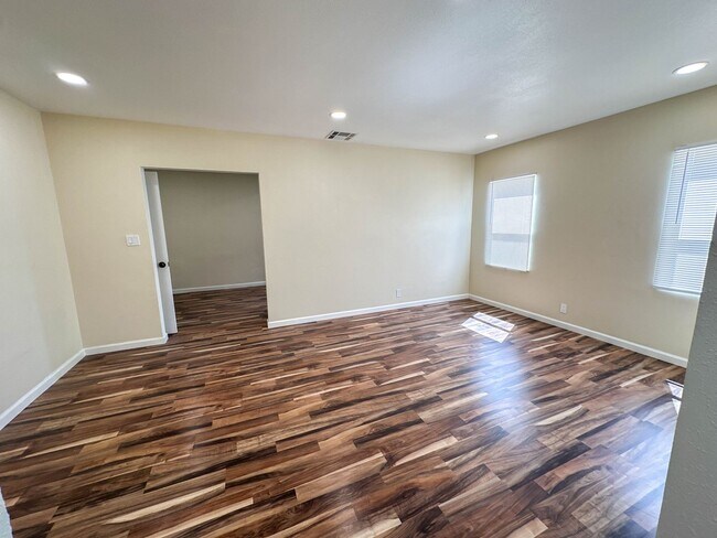 Foto del edificio - 2 Bedroom Home For Rent in North Hollywood!