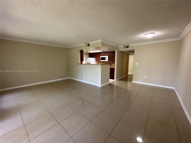 Foto del edificio - 8309 Coral Lake Ln