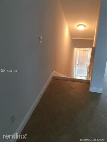 Building Photo - 2 br, 2.5 bath Condo - Cobblestone