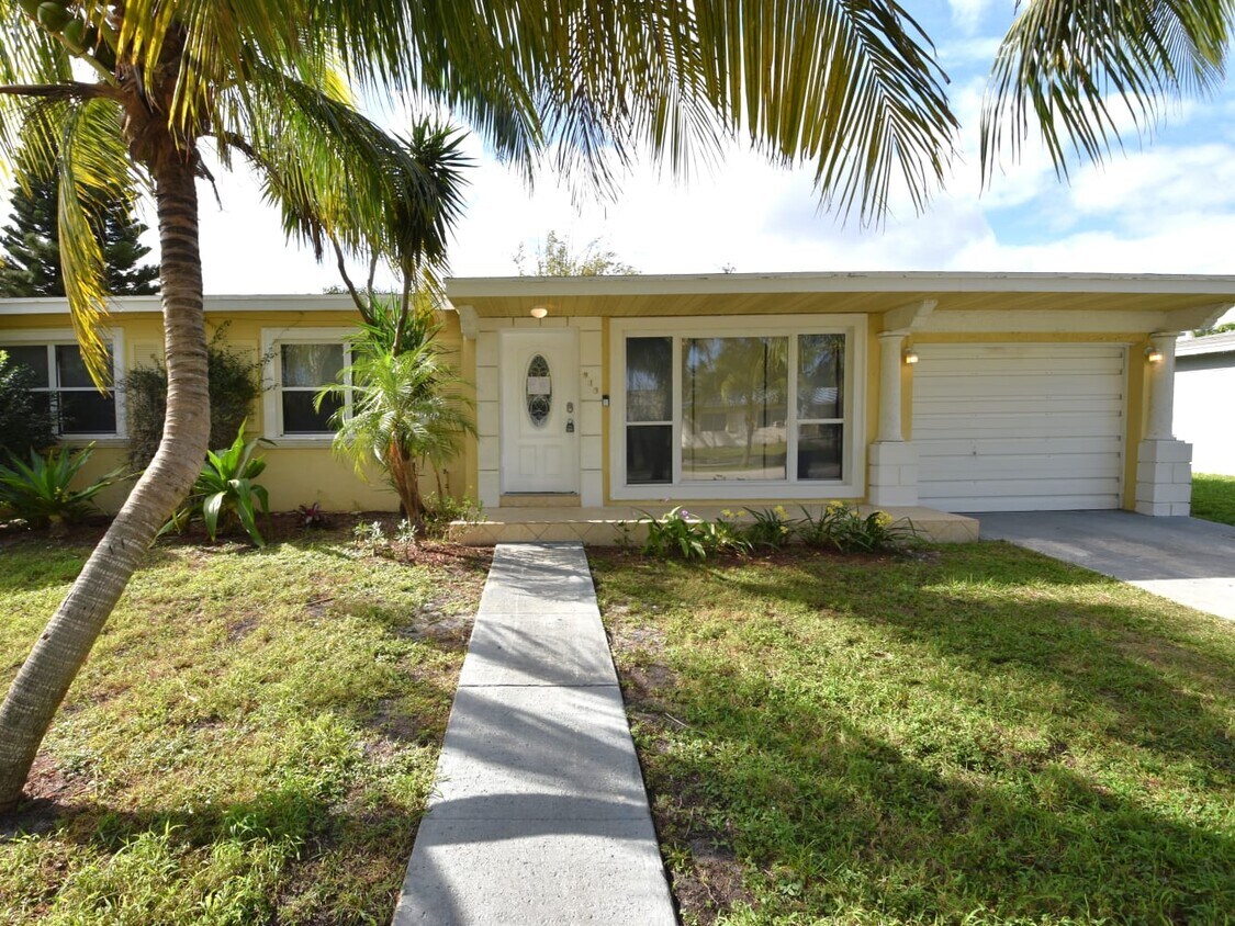 913 Cochran Dr House Rental in Lake Worth Beach, FL