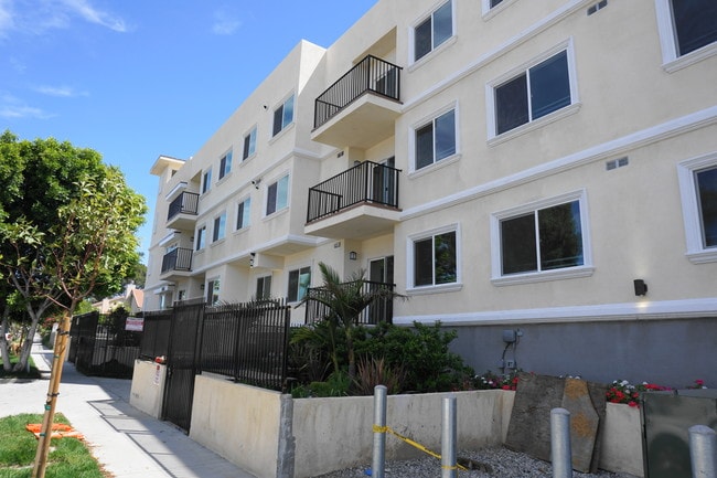 Foto del edificio - 9126 Langdon Ave