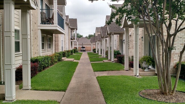 Apartment Complex - 5881 Preston View Blvd