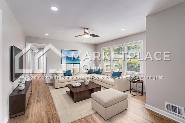 Building Photo - 3022 Menlo Park Dr