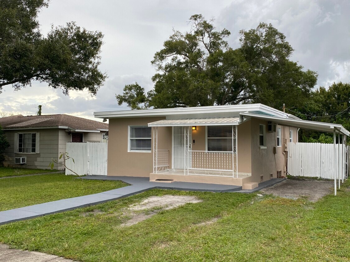 2807 40th Ave N, Saint Petersburg, FL 33714 House Rental in Saint