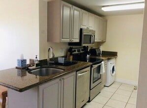 Building Photo - 2100 Greenview Shores Blvd