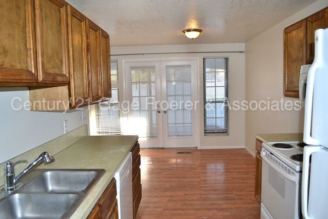 Foto del edificio - Updated 2 Bedroom Townhouse