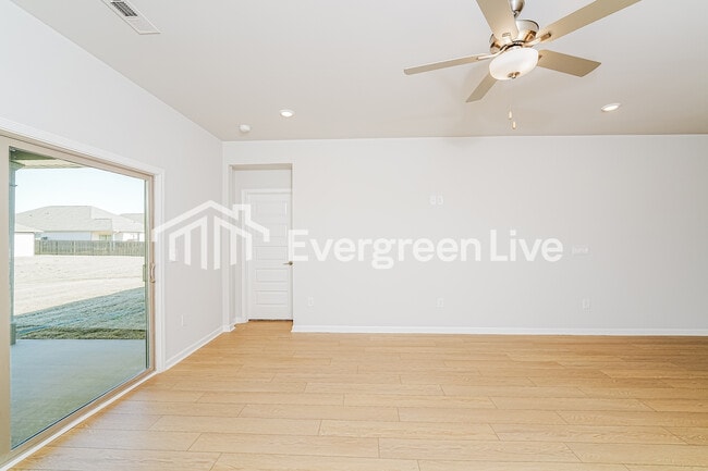 Building Photo - 202 Paca Ln