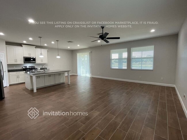 Foto del edificio - 6524 Salt Creek Ave