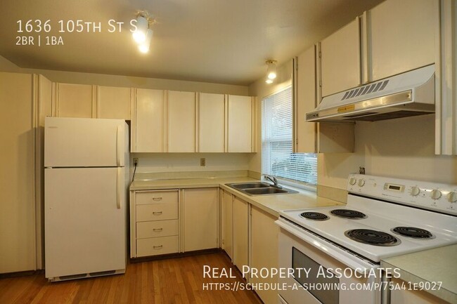 Foto del edificio - Cozy Two Bedroom Duplex in Tacoma Near Lew...