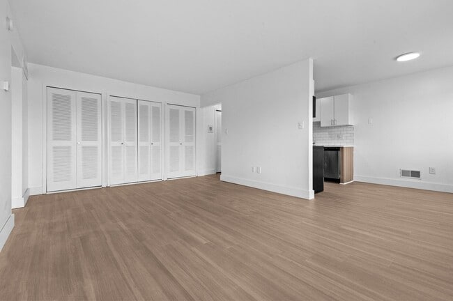 Building Photo - Bloomfield Square Apartments - Auburn Hills, MI